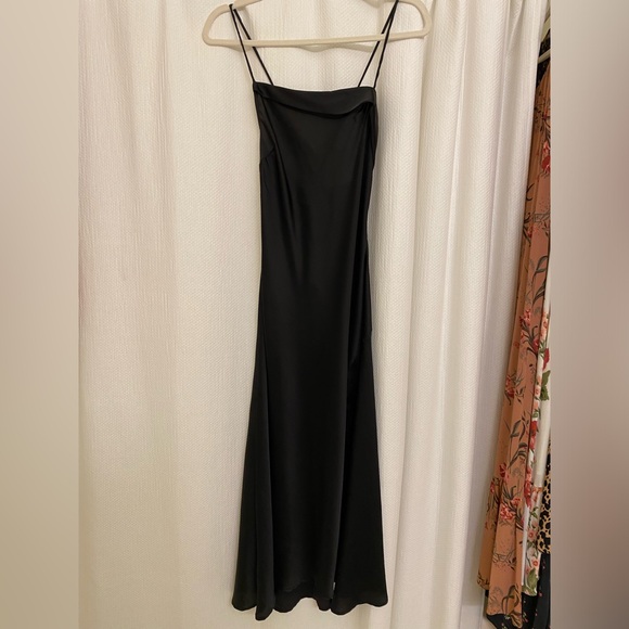 ASTR Midi Dress - Picture 8 of 8